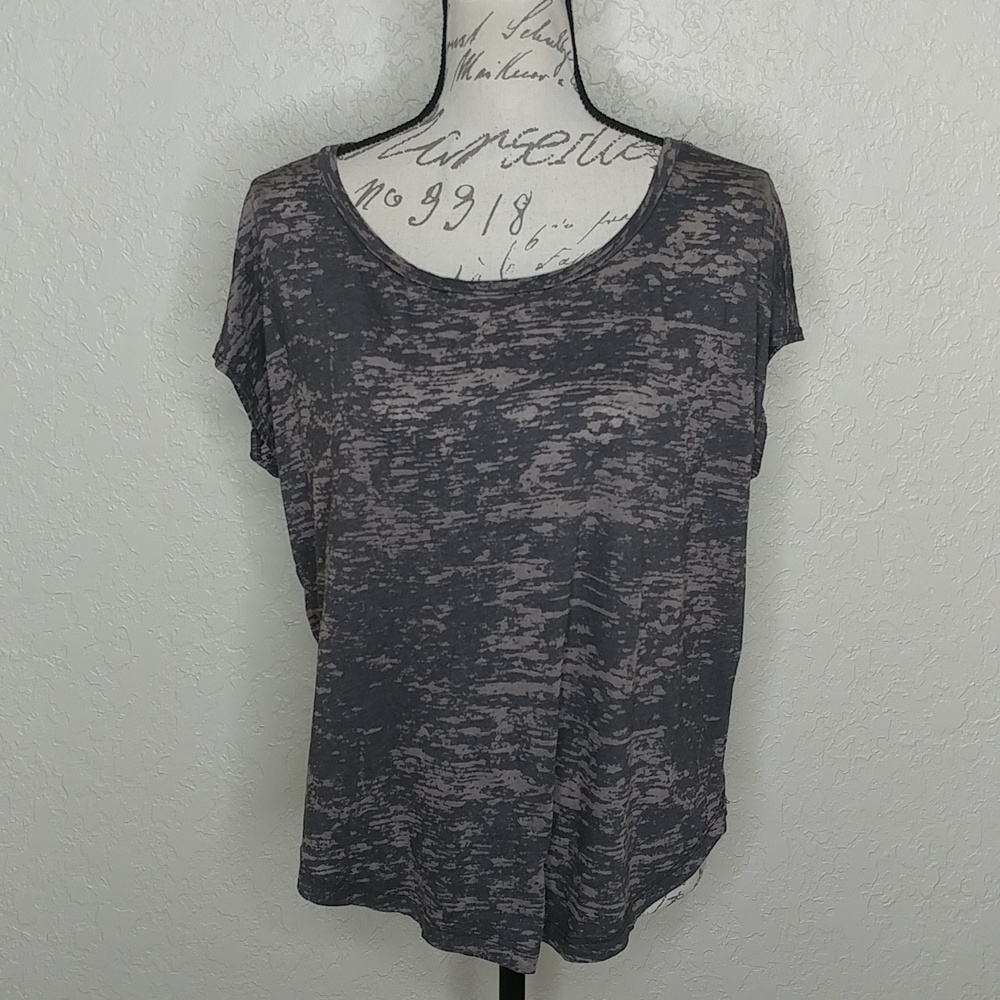 Short Sleeve Grunge Style Top Size M